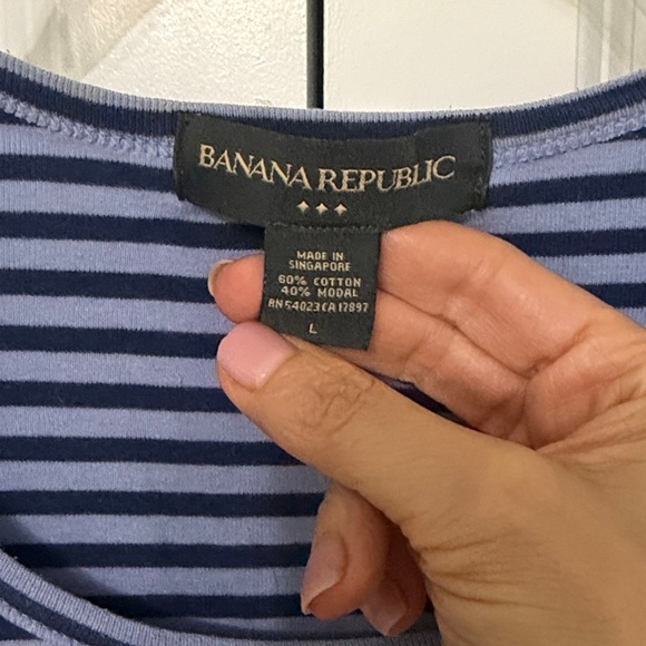 Banana Republic Women’s Striped 3/4 Sleeve Top - Picture 6 of 7